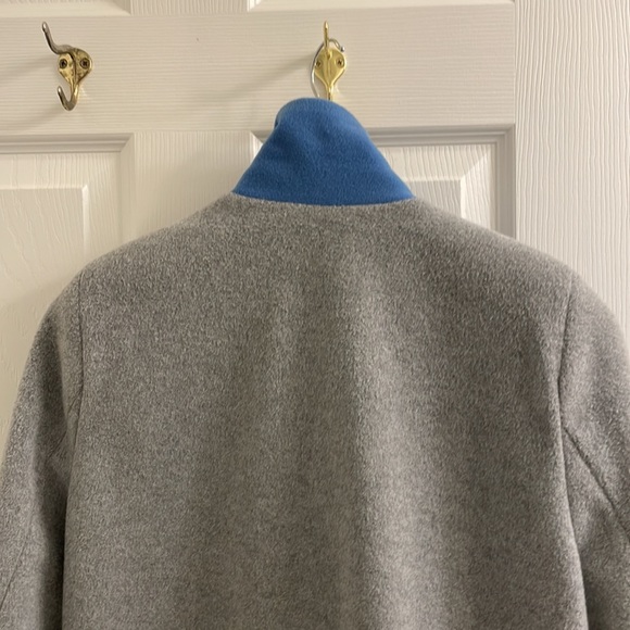 Light Grey coat, made in Korea. Cute blue hidden collar. - Picture 7 of 7